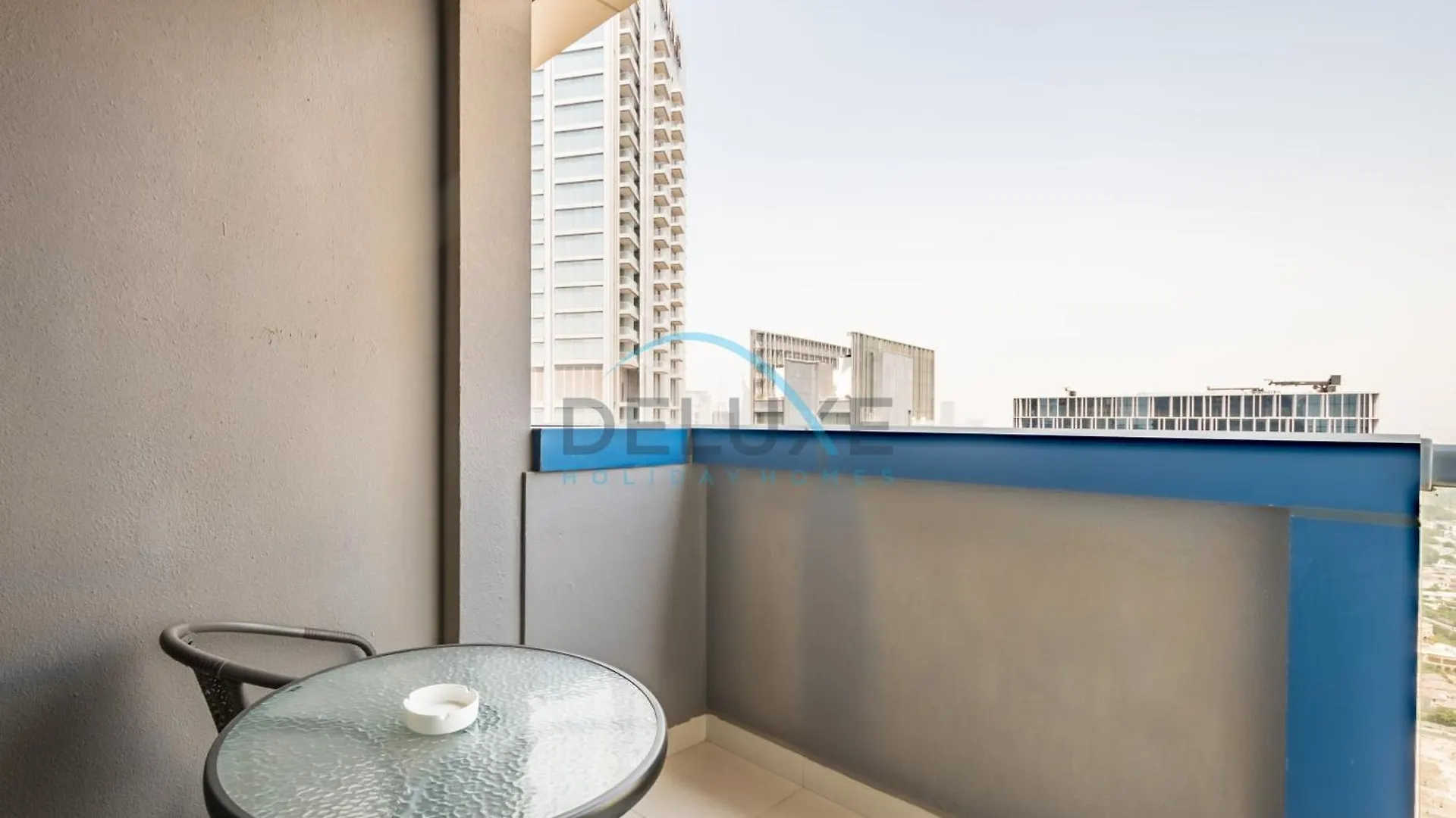 Lovely 2Br At The Signature, Downtown Dubai By Deluxe Holiday Homes 0*,
