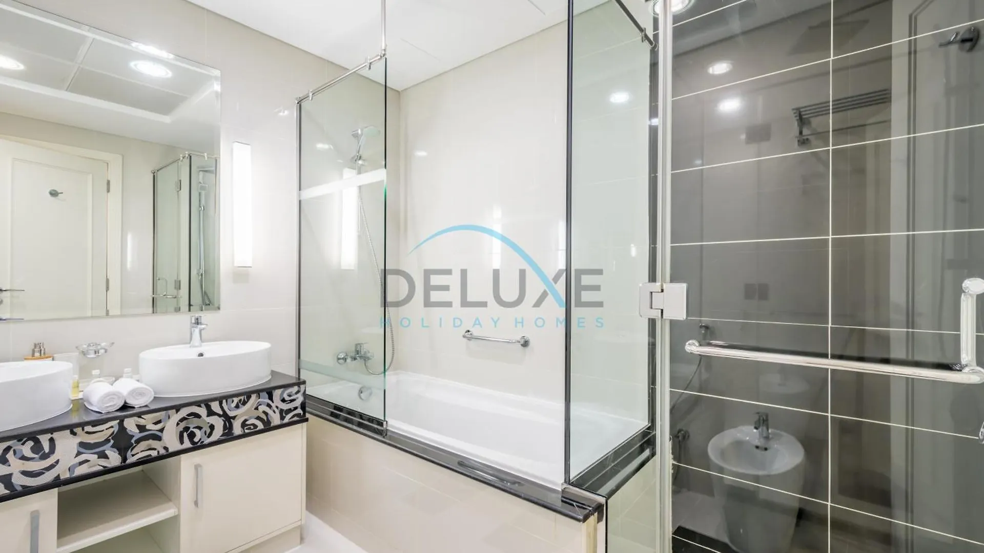 Lovely 2Br At The Signature, Downtown Dubai By Deluxe Holiday Homes Apartment