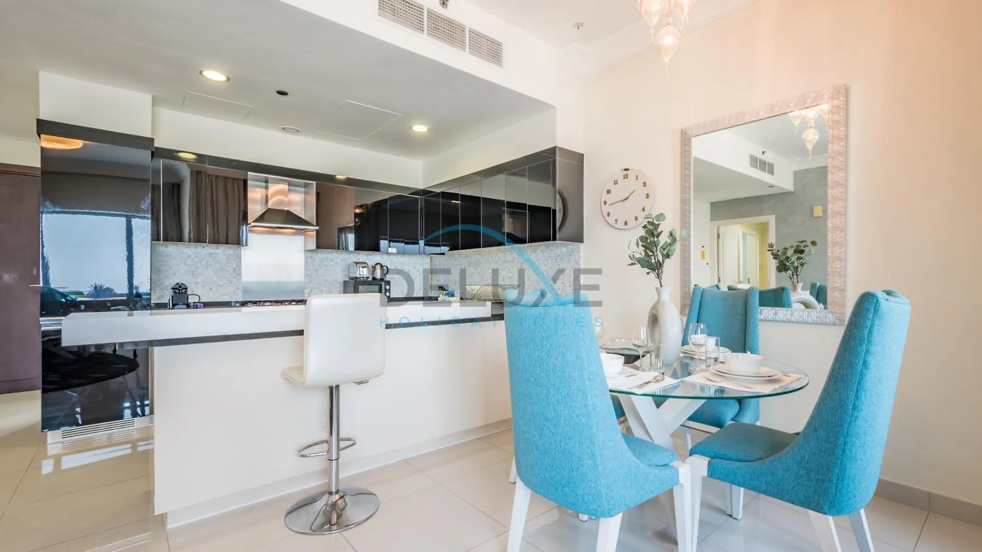 Lovely 2Br At The Signature, Downtown Dubai By Deluxe Holiday Homes 0*,  United Arab Emirates