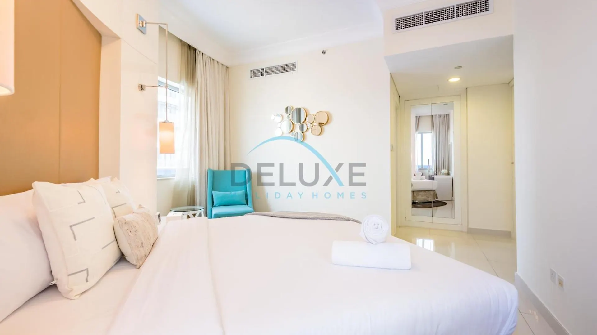 Lovely 2Br At The Signature, Downtown Dubai By Deluxe Holiday Homes