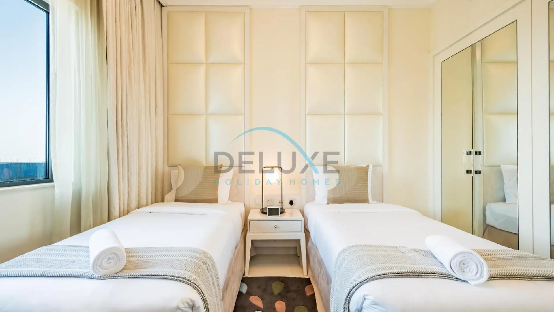 Lovely 2Br At The Signature, Downtown Dubai By Deluxe Holiday Homes United Arab Emirates