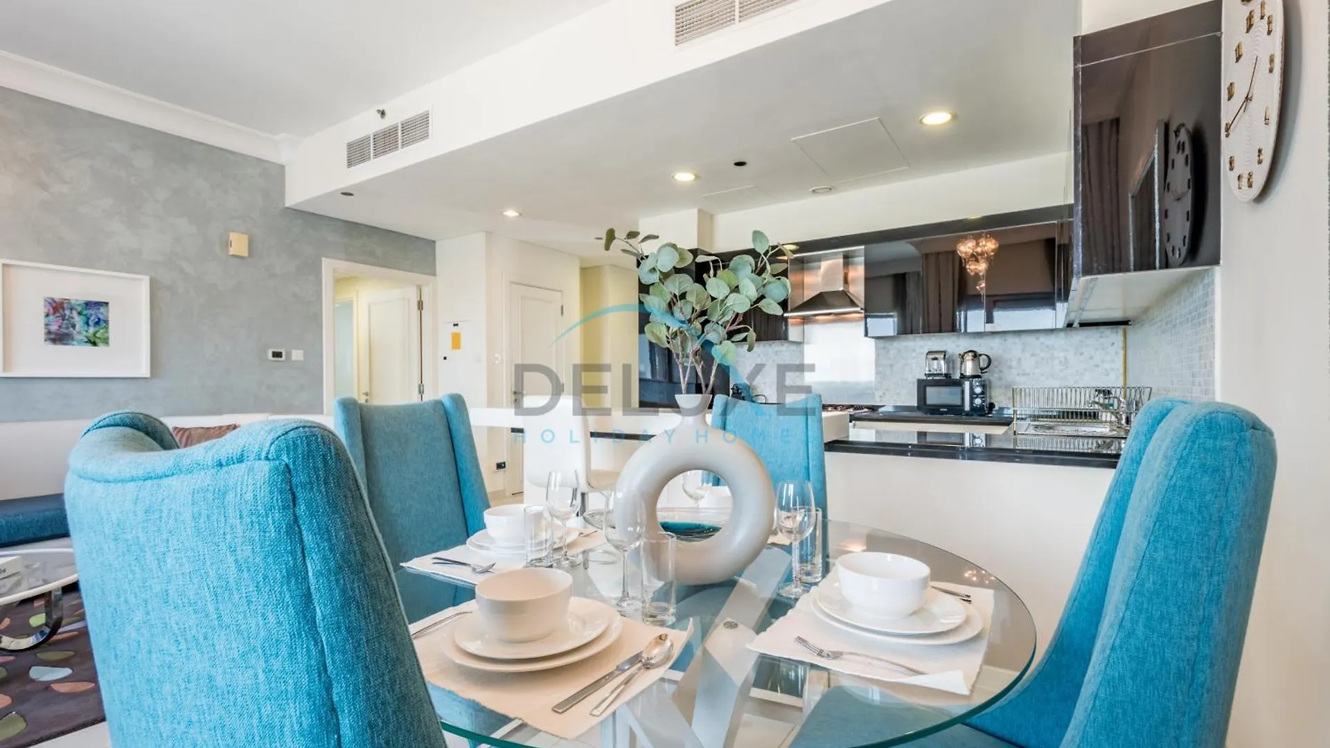 Lovely 2Br At The Signature, Downtown Dubai By Deluxe Holiday Homes Apartment