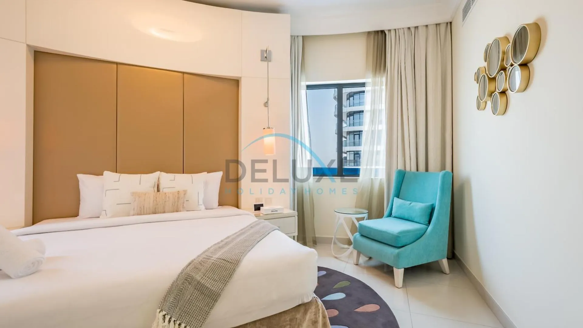 Lovely 2Br At The Signature, Downtown Dubai By Deluxe Holiday Homes